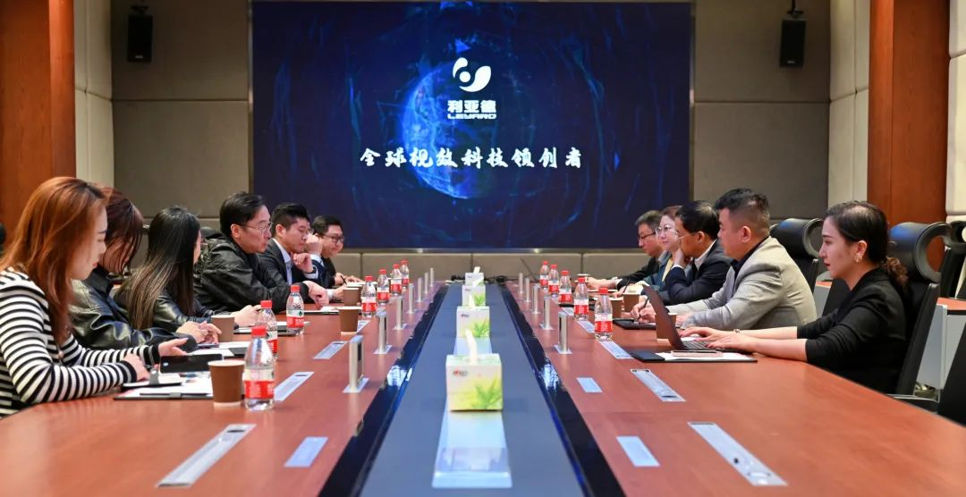 陆川导演到访c7c7娱乐平台，，，，，解锁文化+科技融合新路径